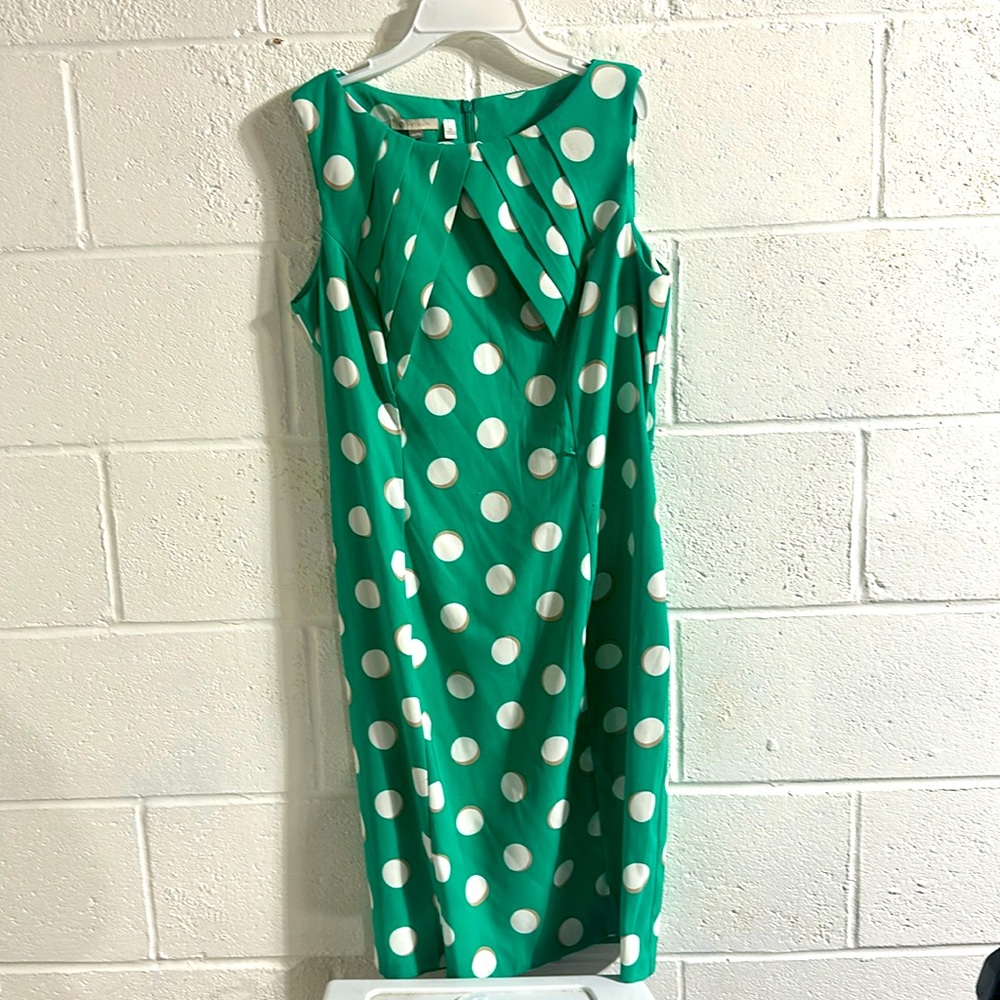 Sleeveless dress
